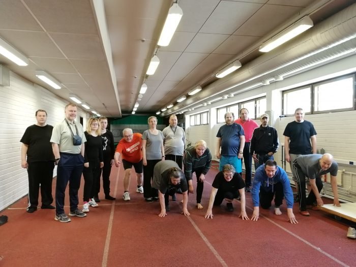 Keski-Uudenmaan Klubitalo urheilemassa kisakeskuksessa.